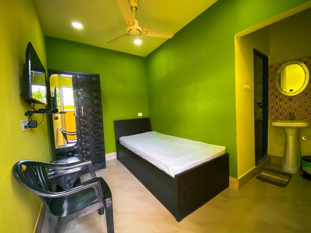 Hotel Sk Lodge Near Guwahati Airport 외부 사진