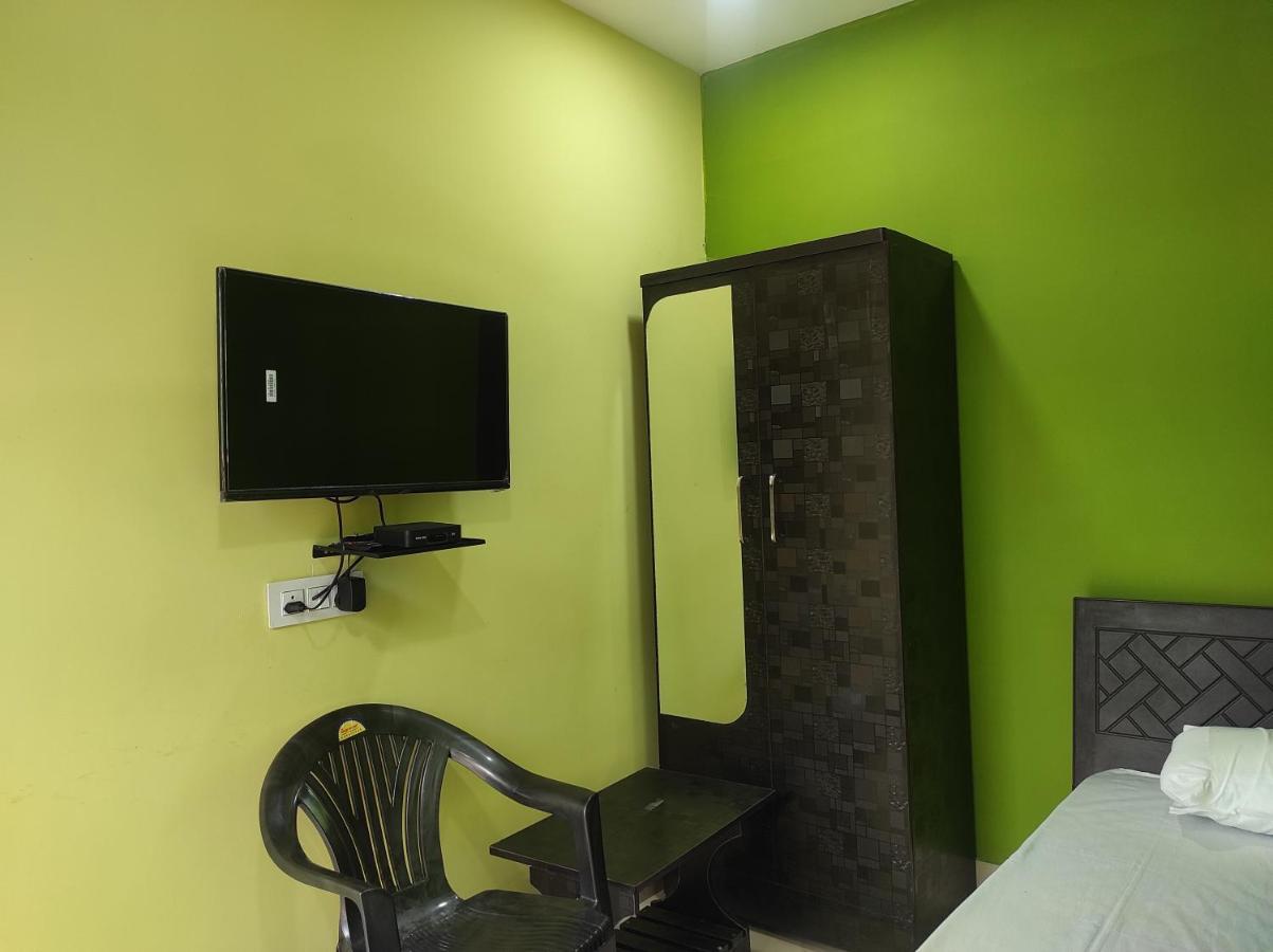Hotel Sk Lodge Near Guwahati Airport 외부 사진