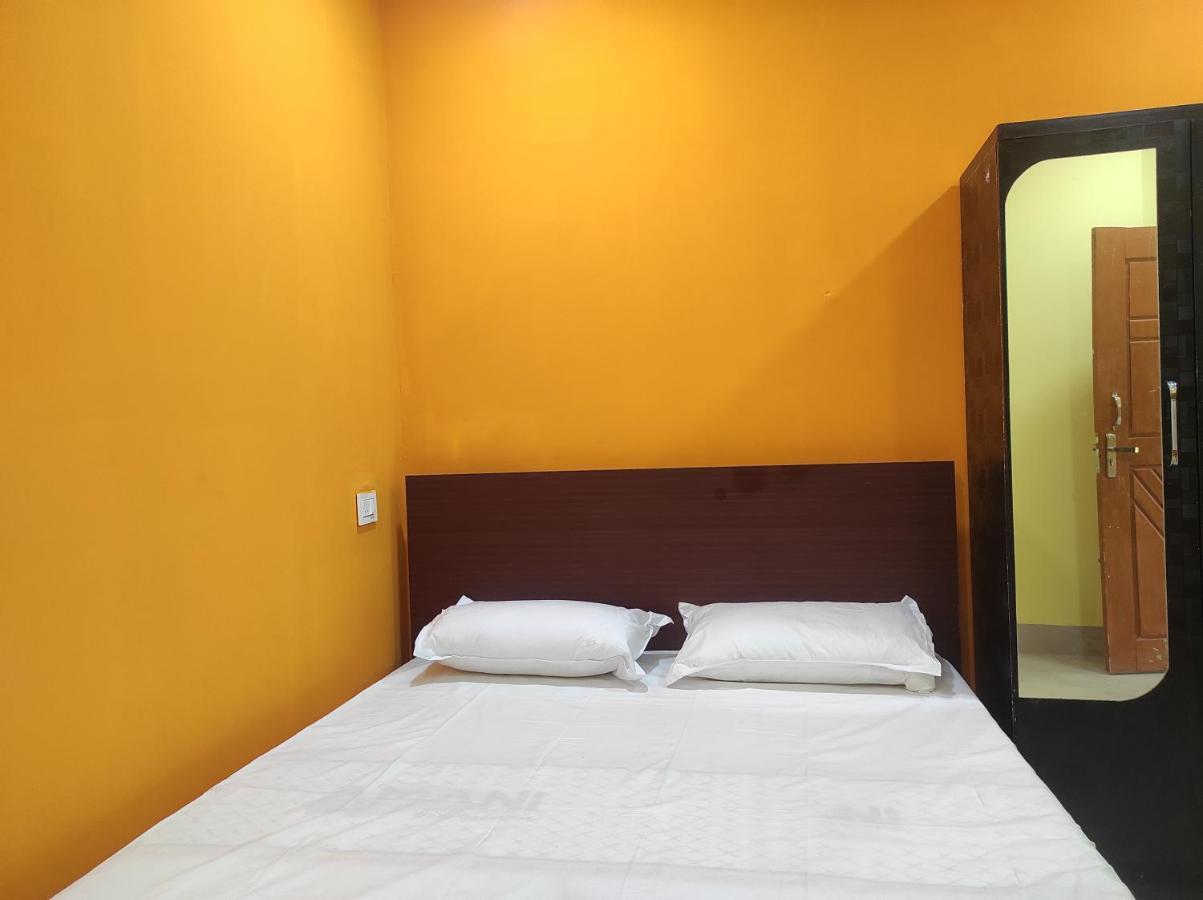 Hotel Sk Lodge Near Guwahati Airport 외부 사진