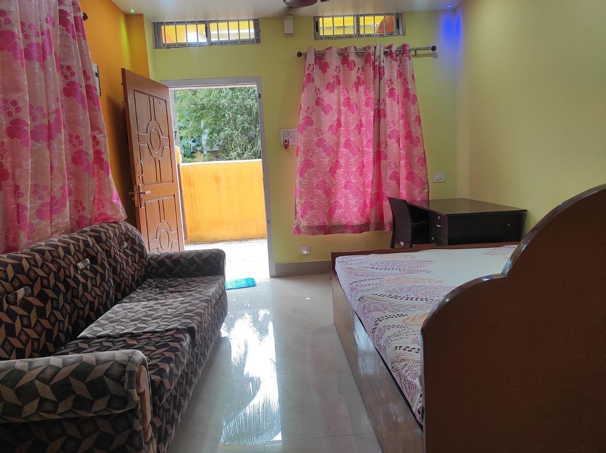 Hotel Sk Lodge Near Guwahati Airport 외부 사진