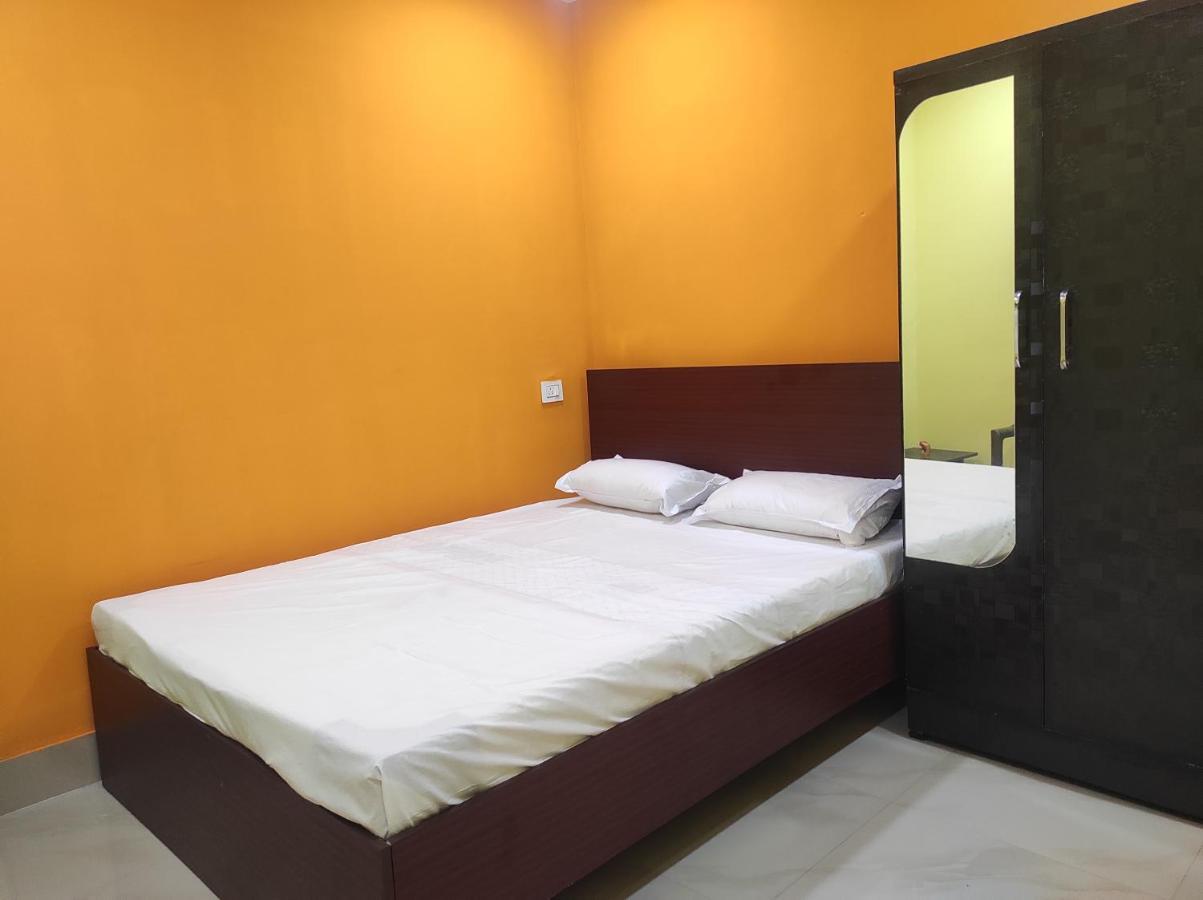 Hotel Sk Lodge Near Guwahati Airport 외부 사진