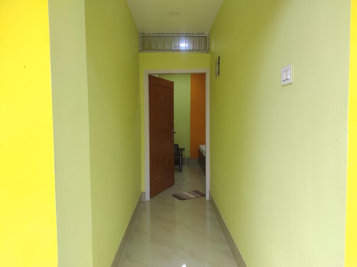 Hotel Sk Lodge Near Guwahati Airport 외부 사진