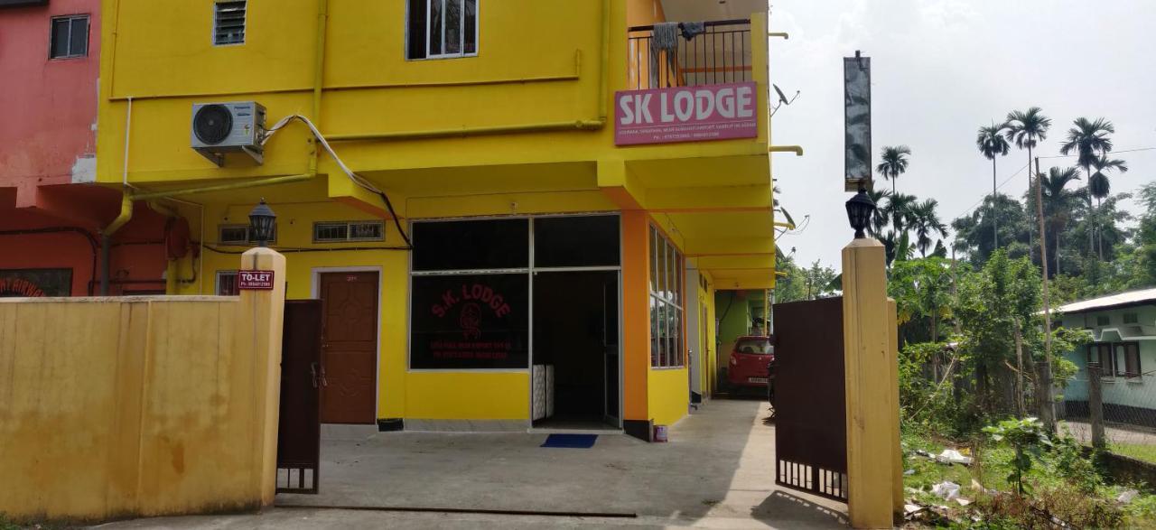 Hotel Sk Lodge Near Guwahati Airport 외부 사진